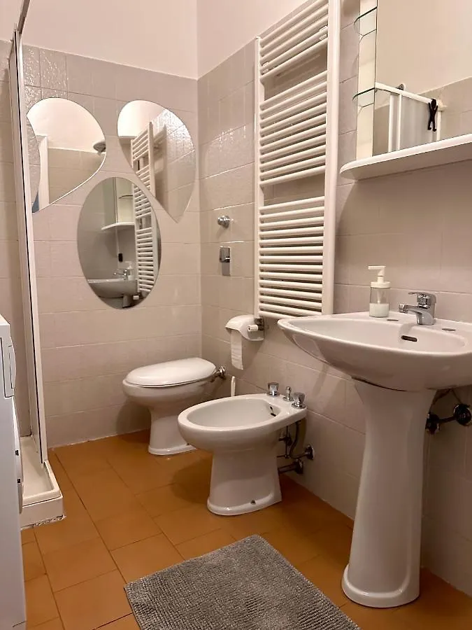 Ninfee Residence 01 ديسينسانو ديل غاردا شقة