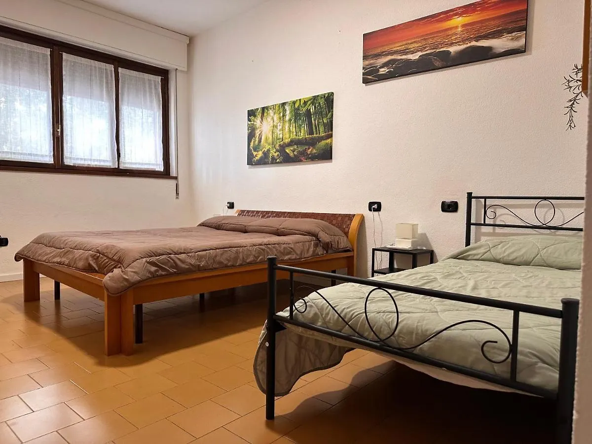 Ninfee Residence 01 ديسينسانو ديل غاردا شقة